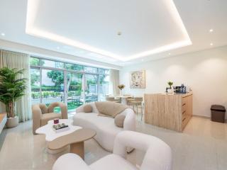 Luxury Downtown 1-Bed with Expansive Terrace - Dubai - 9