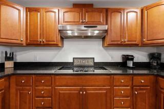 Premier Ocean-Side 2BR at Grand Victorian - 3