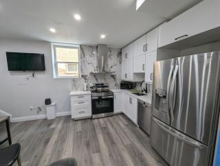 2BR 1 king 1 Queen with parking 3 GBPS internet - Kitchener - 0