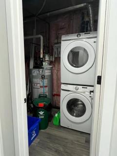 2BR 1 king 1 Queen with parking 3 GBPS internet - Kitchener - 3