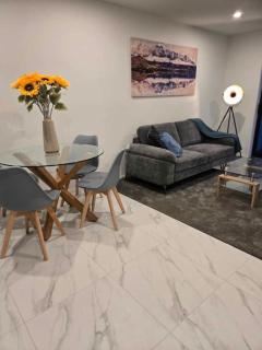 CBD Apartment 3 - 2 Bed 2 Bath - 4