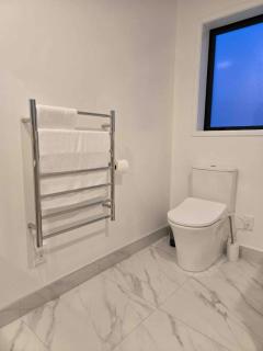 CBD Apartment 2 - 2 Bed 2 Bath - Christchurch - 3