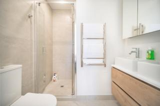 Brand new beautiful townhouse with two bedrooms and free parking - 5