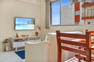 Ao lado da praia Enseada Espaçoso Iluminado - 9