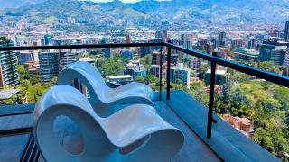 Apartamento de Lujo con Vista Panorámica en Medellín - 2