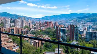 Apartamento de Lujo con Vista Panorámica en Medellín - Medellín - 1