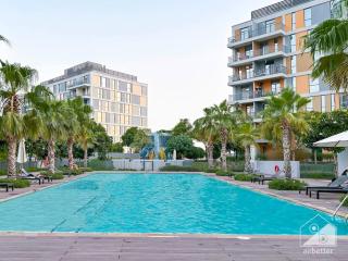Luxurious 1BR Apt with Balcony in Production City - Dubai - 9