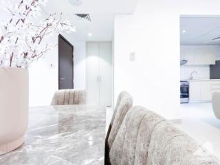 Luxurious 1BR Apt with Balcony in Production City - Dubai - 6