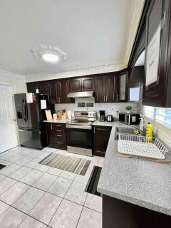 R3 Private Room Near Airport - Mississauga - 3