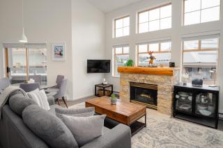 3BR in Tyndall Stone Lodge, Village Location with Olympic Plaza Views, Fireplace, Hot Tub - 4