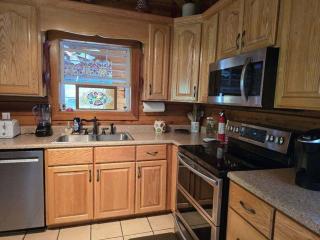 Private Cabin on 40 acres! Fish-Hunt-Dog Friendly - Jesup - 6