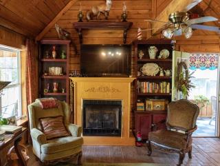 Private Cabin on 40 acres! Fish-Hunt-Dog Friendly - Jesup - 5