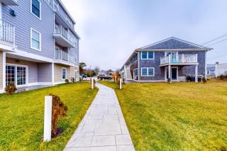 Immaculate Beach Condo - Dennis Port - 5