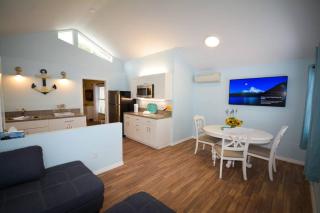 VILLA 4 Walk to beach Pool Daily Rentals - 3