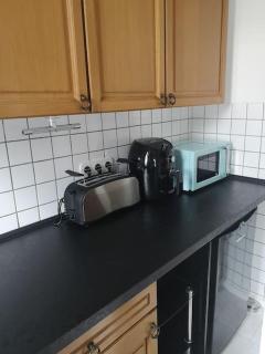 Vier Zimmer Appartment mit Küche & Bad - Weingarten - 7