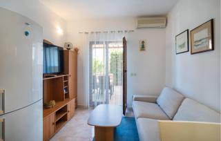 2 Bedroom Nice Apartment In Sutivan - 8