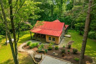 Cabin In The Pines - 0