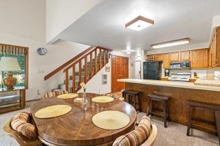 New! Aspen 4 Seasons - Seasonal pool - Close to beaches, parks, golf, and downtown - McCall - 3
