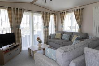 Hiba Luxury Lodge At Parkdean Cayton Bay Holiday Park - Scarborough - 9