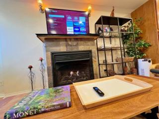 The Banksy-Greystone Rooftop Firepit United Center - 5