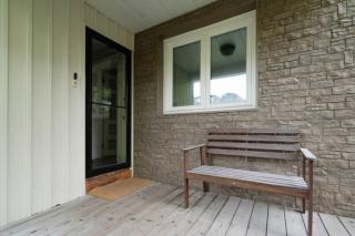 Spacious Room with Ensuite Bathroom near Subway, Koreatown & UofT - 3