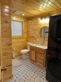 Luxury Forest Lake House - Privacy, Nature, Conveniences - New 2 bedroom - 5