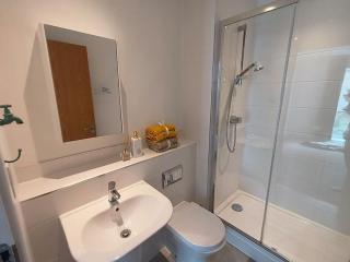 Issara Apartments 49 - Great location & Private Parking - 1