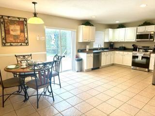 Bohanan Villa 5 bed 3 bath with pool and jacuzzi spa - Davenport - 8