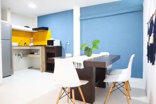 2 Stories, Partial View, 3 Queen Beds - Cancún - 8