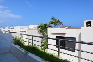 2 Stories, Partial View, 3 Queen Beds - Cancún - 2