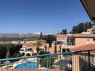 Cottage-Style 3 bed Villa - Pool Views, Walk to Beach, Sleeps 6 - Khlorakas - 0