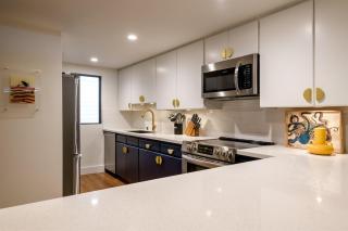 Remodeled 3 Bedroom Oceanfront Condo — Sleeps 8 - Wailuku - 2