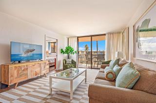 Kanai A Nalu 408 — Top Floor Oceanfront Condo - Wailuku - 8