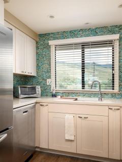 Ma'alaea Kai 408 — Fully Remodeled — Designer Fini - Wailuku - 1