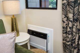 Chic Beachfront Condo— Newly Remodeled — 2024 - Kihei - 4