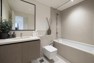 High-Rise Chic, Burj Crown, Opera Boulevard View, by Dubai Mall - Dubai - 3