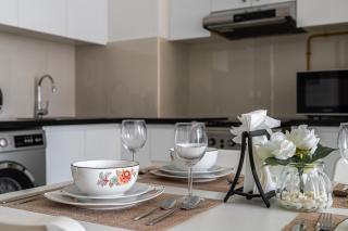 Binghatti Gateway by SIMPLY COMFORT - Dubai - 2