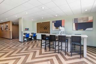 Best Western Plus Landmark Inn - Laconia - 2