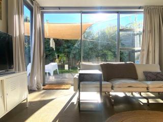 Fabulous indoor outdoor Kiwi life in Central city fringe location - walk to zoo - Auckland - 6