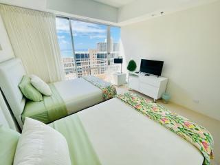 Penthouse Ocean view Two Bedroom Sleeps eight 2607 - Honolulu - 5