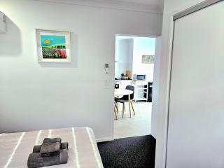 Entire NEW Apartment Tranquil &Great Location - 3