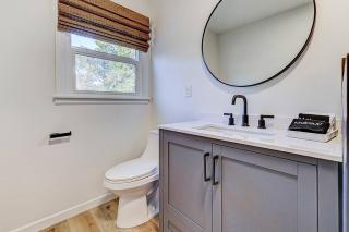 Large Pet-Friendly Sleeps 10 Near Palmer Park - 7