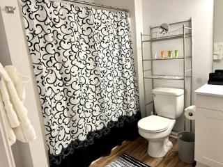 Bright Spacious Renovated Home Master on Main - Winder - 6