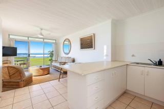 Absolute Beachfront Apartment 11B - Lennox Head - 2