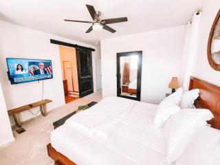 Pet Friendly New Townhome Near Everything! - 8