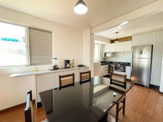 Apartamento Espaçoso a 300m Praia de Canas - Florianópolis - 8