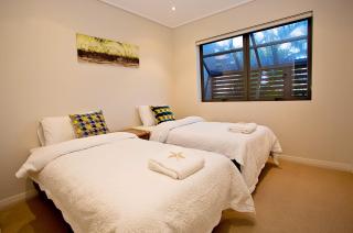 Kingfisher - Three-Bedroom Beachside Escape in Agnes Water, with Heated Communal Pool - Agnes Water - 2