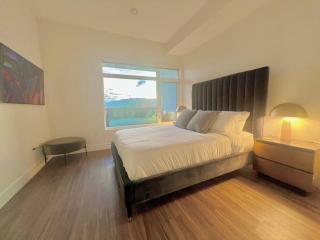 Luxe Corner One Bedroom, Prime Hollywood with Parking - Los Angeles - 6