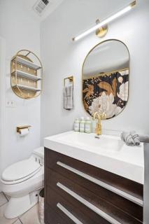 Wrigley 4BR Home, Sleeps 10 - Chicago - 4