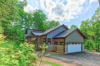2200sqf Bungalow in Huntsville, Hidden Valley Ski Resort - Dwight - 0